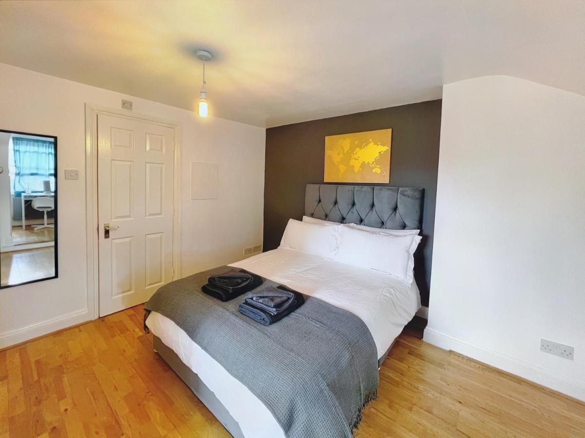 Lovely 2-Bedroom Serviced Apartment Greater Londra Exterior foto
