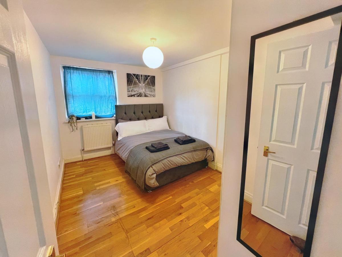 Lovely 2-Bedroom Serviced Apartment Greater Londra Exterior foto