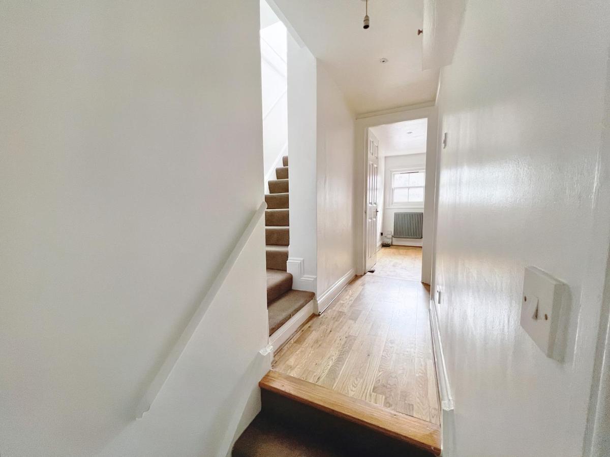 Lovely 2-Bedroom Serviced Apartment Greater Londra Exterior foto